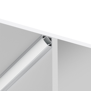 Ugaona alu kanalica za LED traku CR1818 – prikaz proizvoda iz drugog ugla