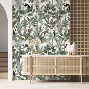 Hol modern cu scară și comodă din ratan, decorat cu fototapet maimuțe tropicale pe fundal alb, tapet personalizat cu palmieri și animale exotice