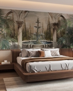Dormitor matrimonial elegant cu pat din lemn și fototapet grădina arcadelor, tapet personalizat cu fântână și vegetație pentru un decor relaxant