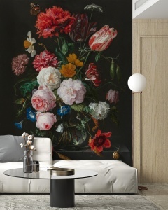Decor living elegant cu fototapet cu buchet de flori vintage și fundal închis, un tapet cu design personalizat ce adaugă profunzime și un aer artistic interiorului contemporan.