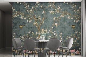 Fototapet chinoiserie în zona de dining, cu masă din marmură și scaune gri din catifea