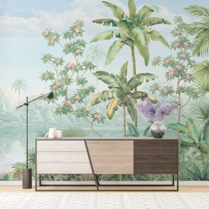 Hol elegant decorat cu comodă în trei nuanțe și vază cu liliac, având pe fundal un fototapet peisaj tropical luminos, tapet personalizat