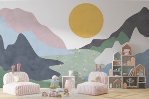 Cameră de joacă veselă amenajată cu fototapet personalizat cu munți pastel, mobilier pentru jucării și beanbag-uri roz, exemplificând un tapet educativ și cald.