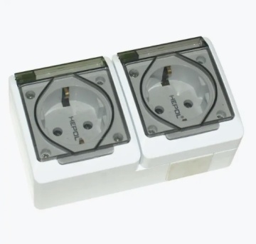 Priza dubla aplicata cu capac din plastic 4169