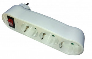 Adaptor stecher cu 3 prize cu intrerupator B-230
