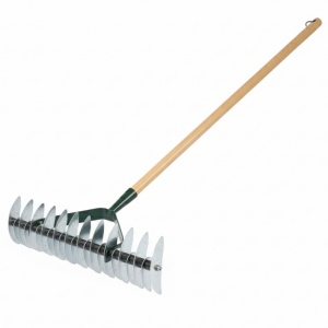 Greblă pentru scarificat aerat gazonul Buha ProRake, lățime 38 cm, mâner lemn inclus, oțel, 21 dinți, scarificator manual