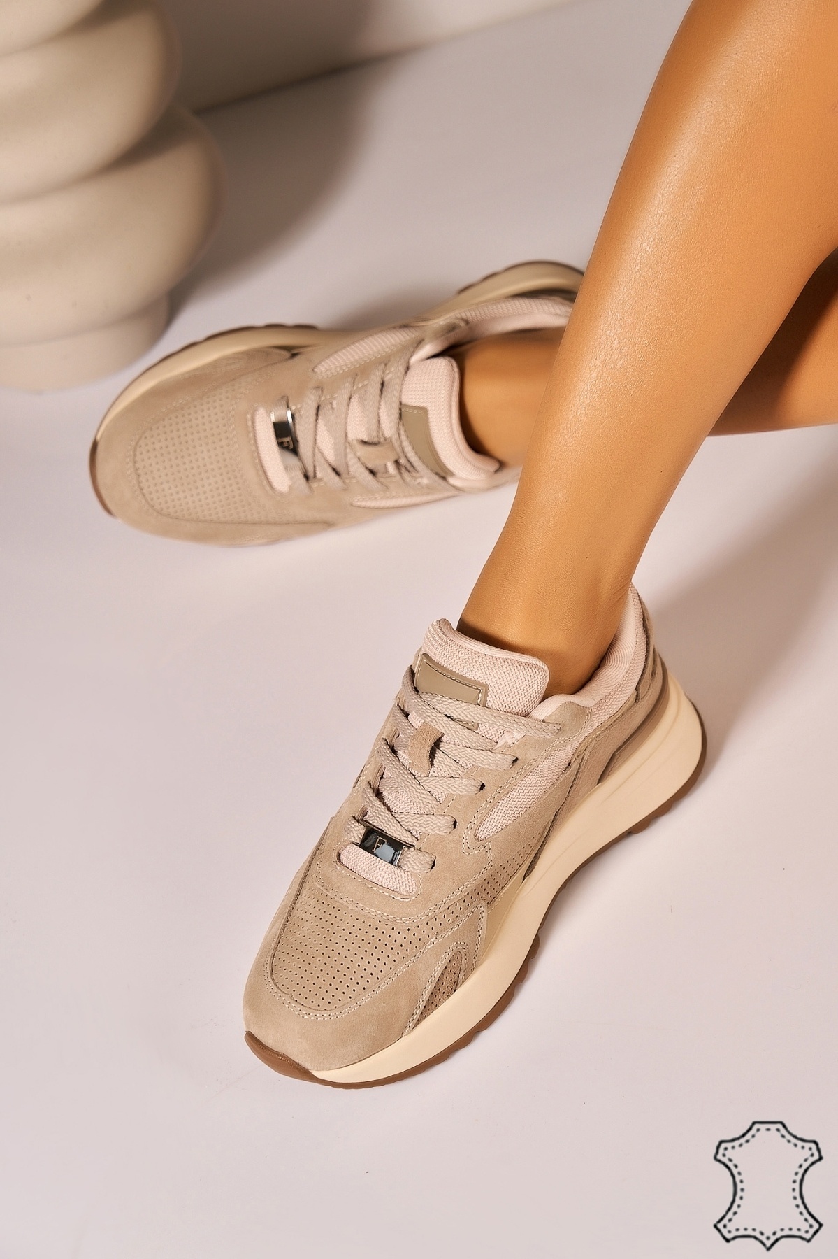 Adidasi Piele Naturala Intoarsa Bej Yordi