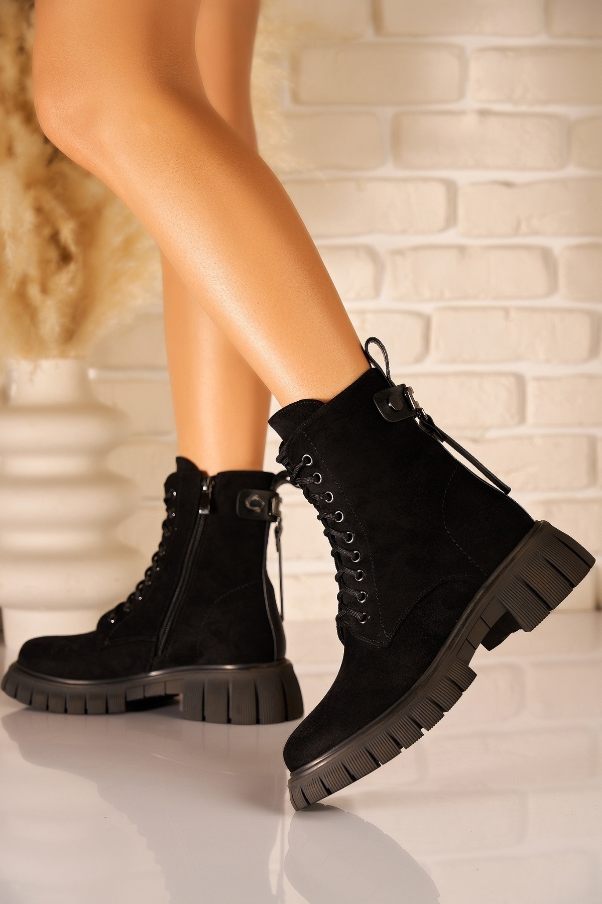 Ghete Dama Imblanite Negre din Piele Ecologica Intoarsa Louella