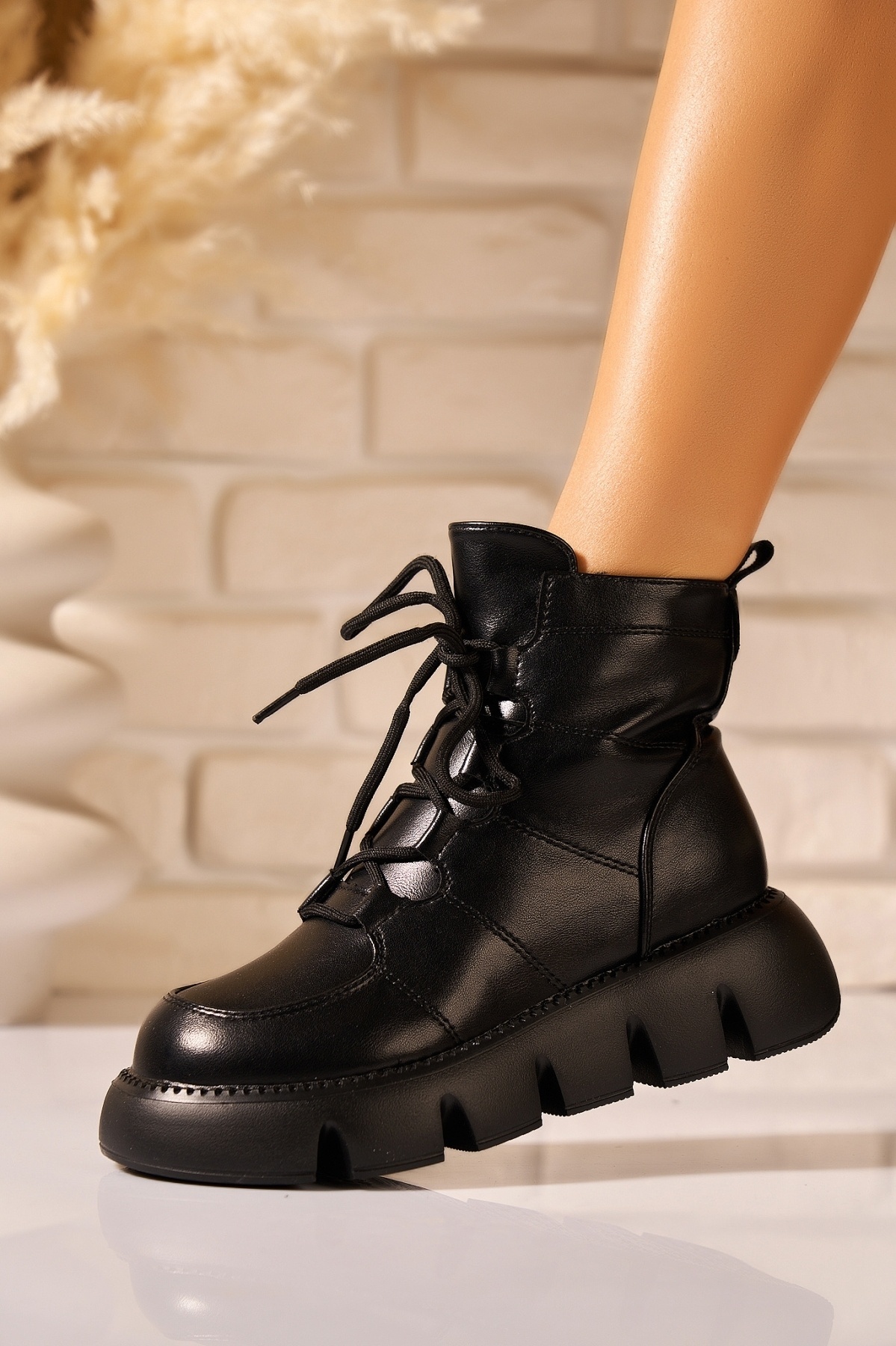 Ghete Dama Imblanite Negre din Piele Ecologica Noela