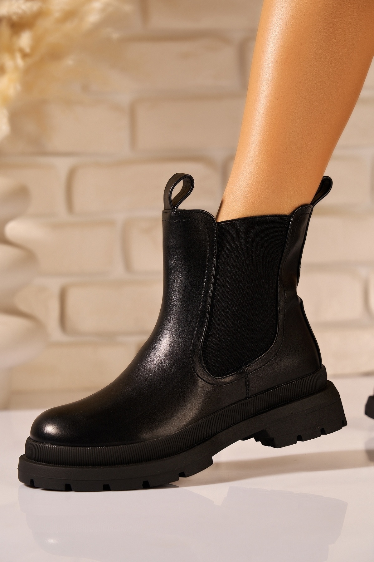 Ghete Dama Imblanite Negre din Piele Ecologica Kateryna