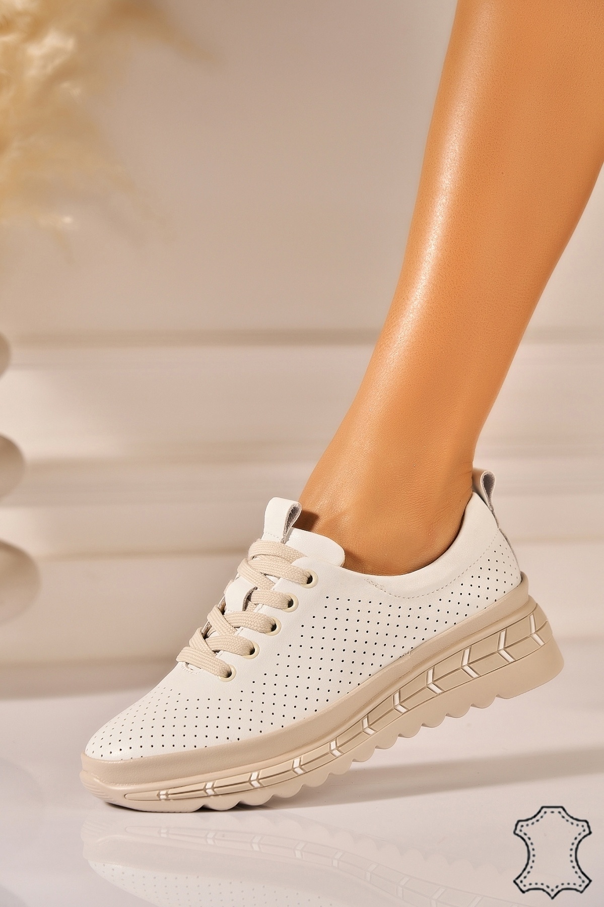 Adidasi Piele Naturala Albi Stacia