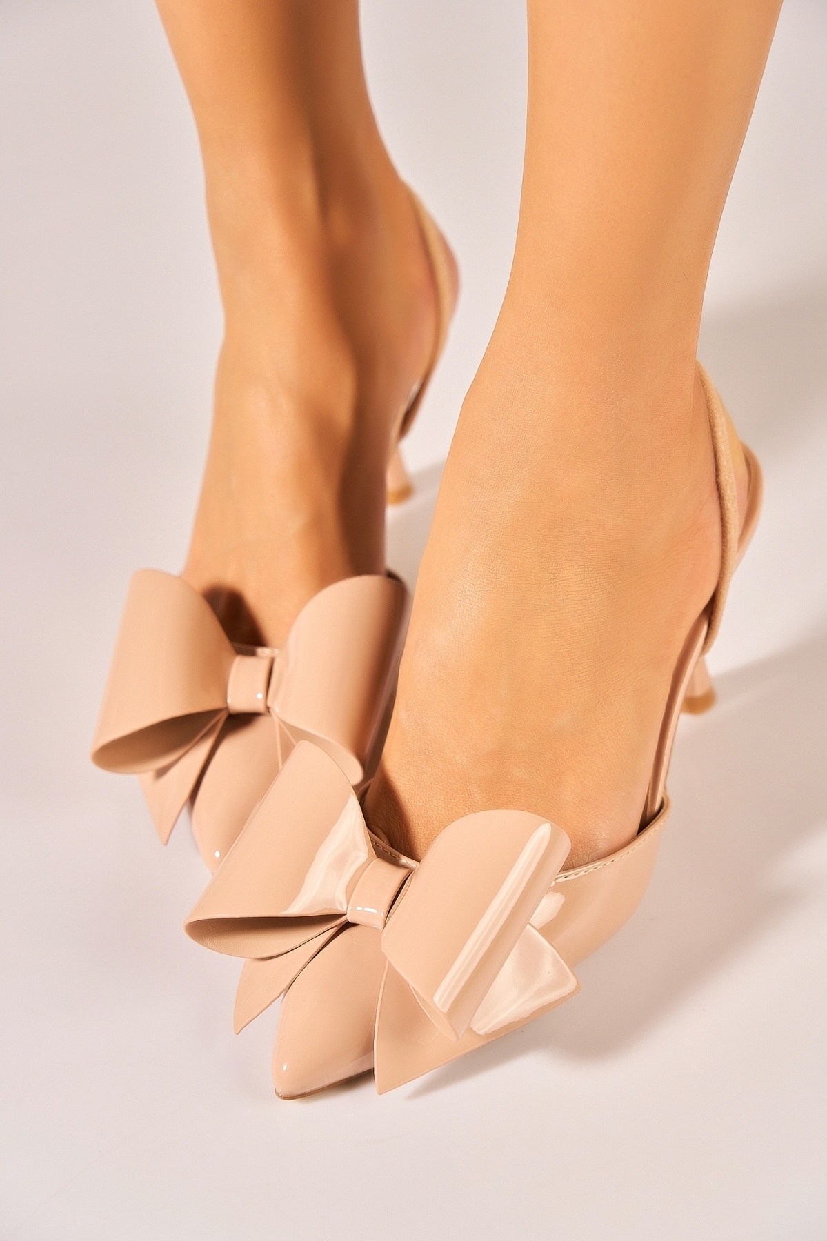 Pantofi dama eleganti Nude din Piele Ecologica Lacuita Jaqly