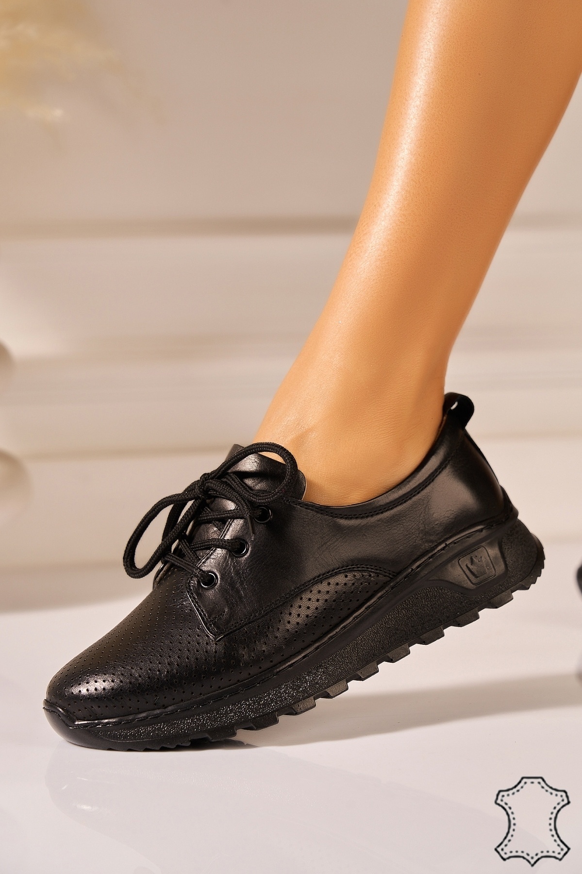 Adidasi Piele Naturala Negri Eiza