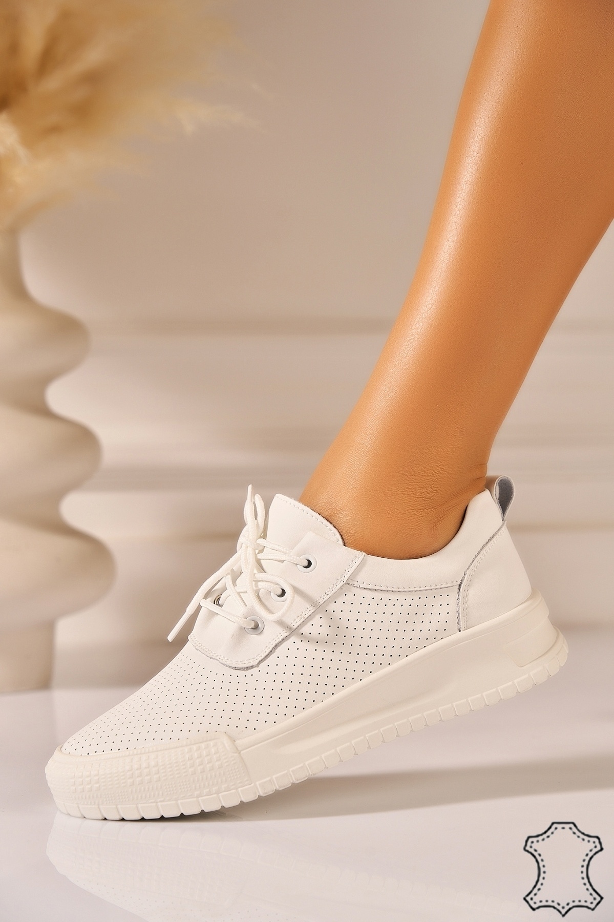 Adidasi Piele Naturala Albi Aselia