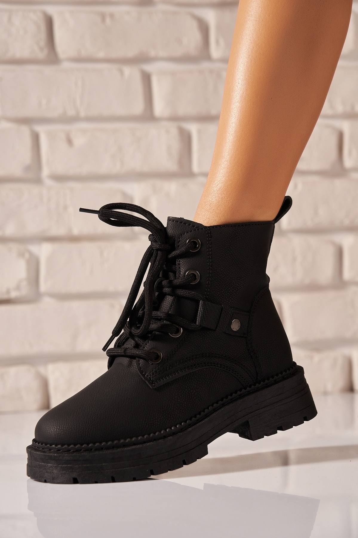 Ghete Dama Toamna Negre din Piele Ecologica Moksha