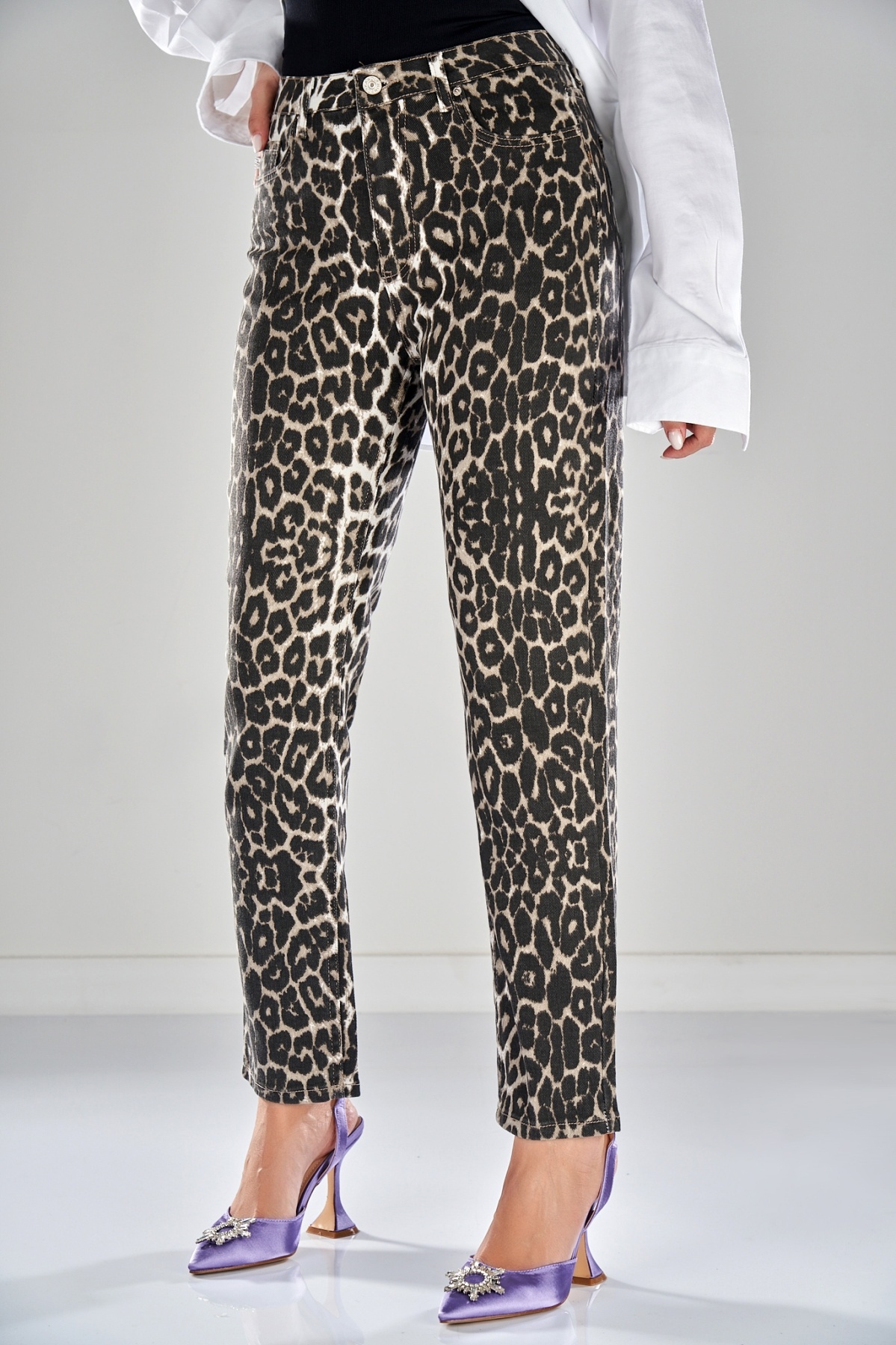 Blugi Mom Fit Animal Print Idina