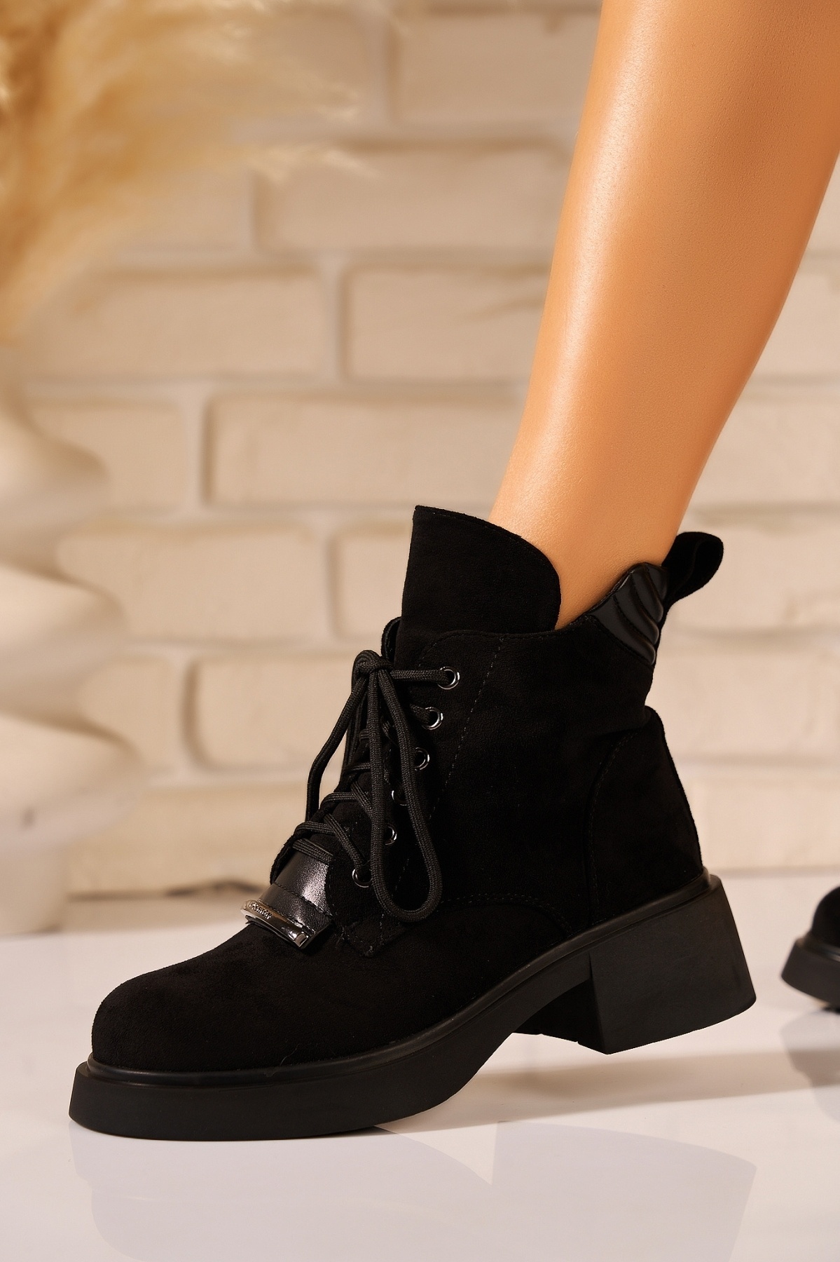 Ghete Dama Imblanite Negre din Piele Ecologica Intoarsa Lucya2