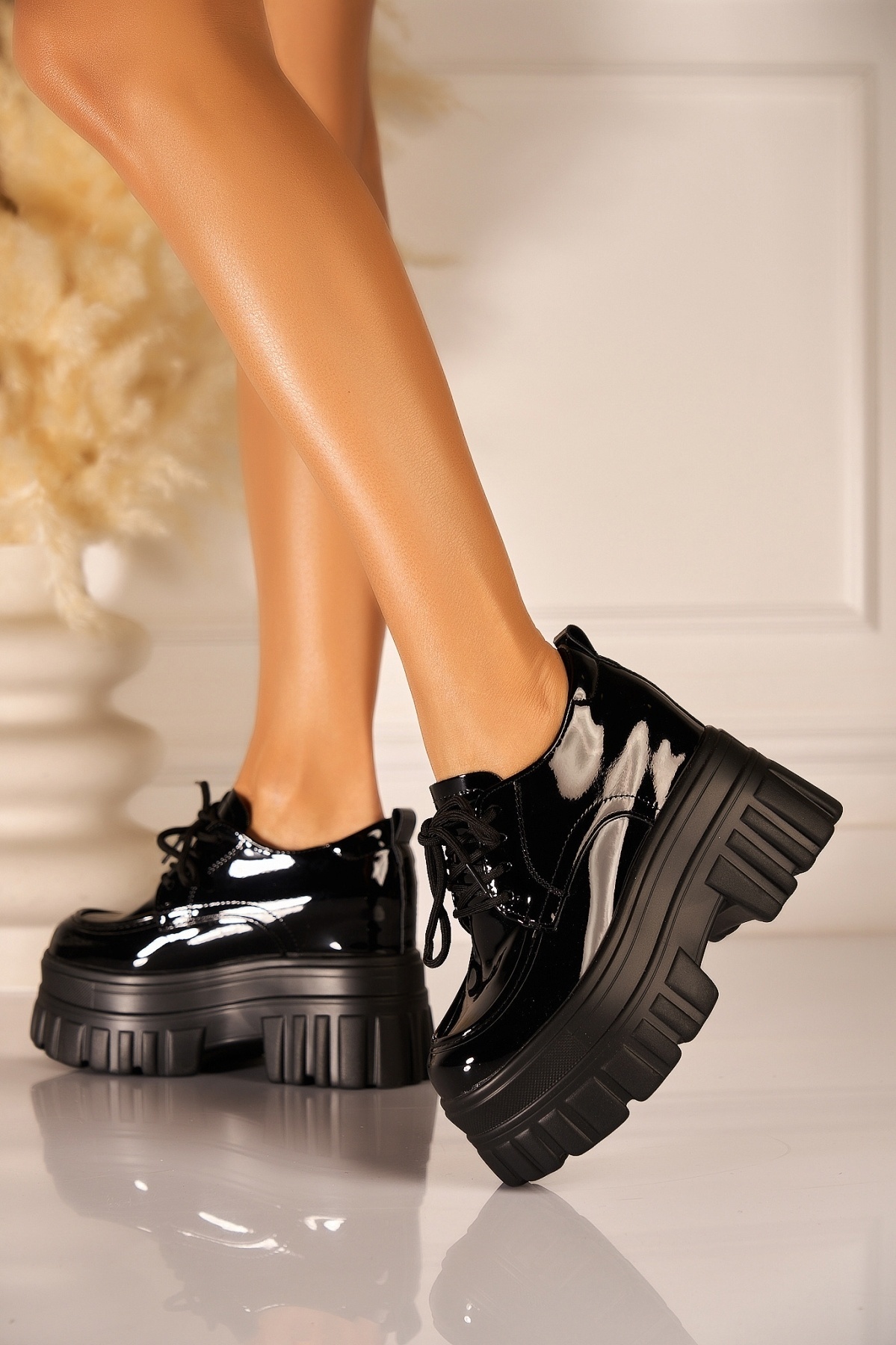 Pantofi dama cu platforma Negri din Piele Ecologica Lacuita Cashlyn2