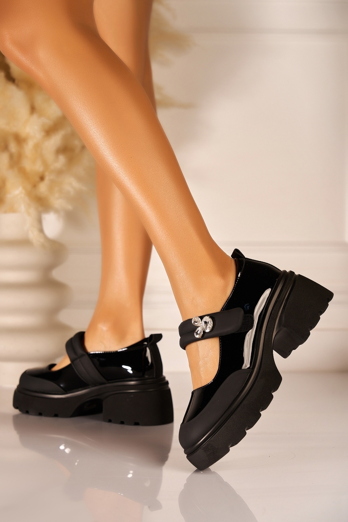 Pantofi dama cu platforma Negri din Piele Ecologica Lacuita Rita2