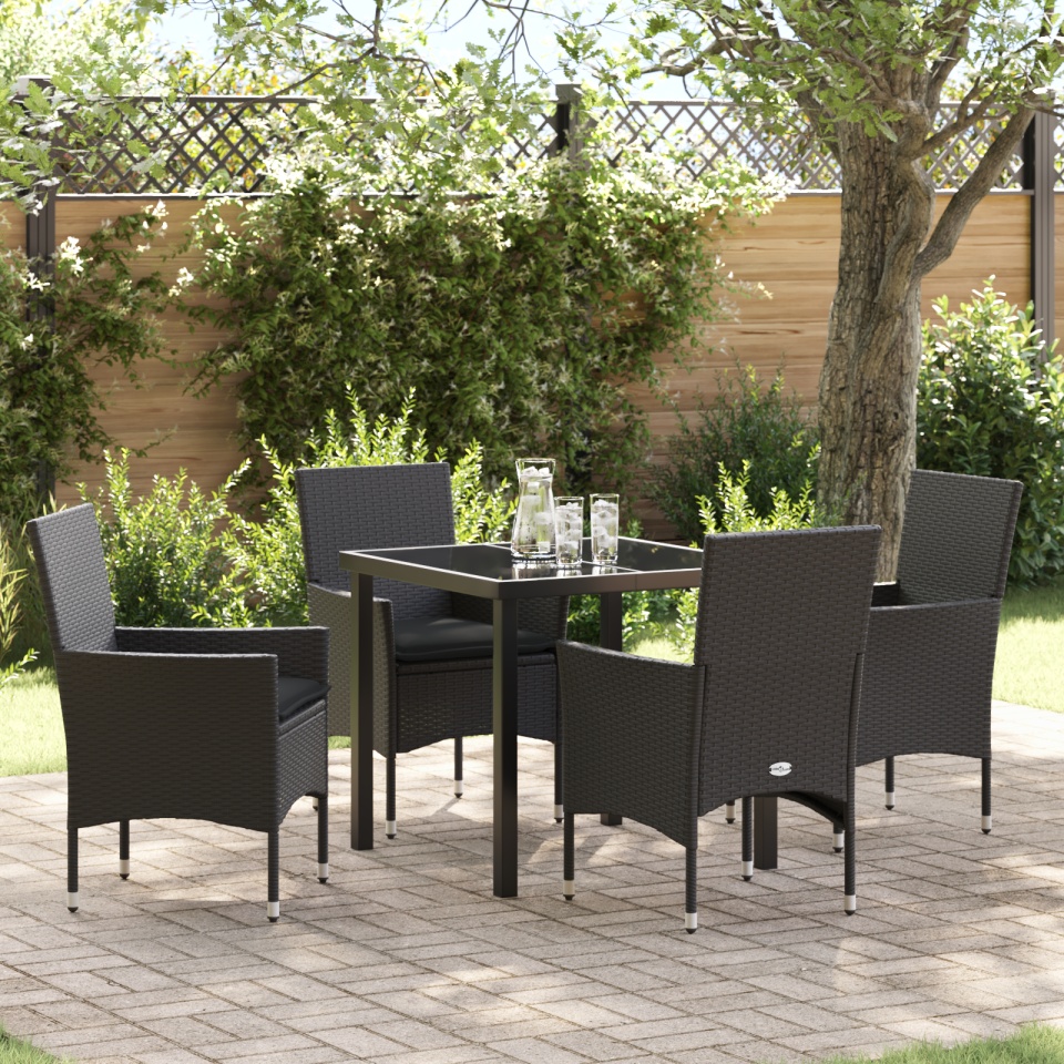 Set mese grădină 5 piese cu perne rattan sintetic negru, Masă grădină neagră 80x80x73 cm cu sticlă securizată