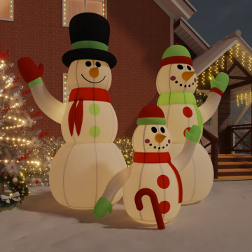 Familie de oameni de zăpadă gonflabili cu LED-uri, 500 cm - Img 1