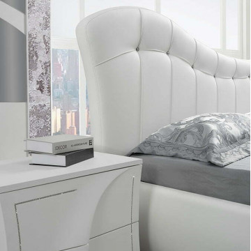 Dormitor Mabel , alb, pat 160x190 cm, dulap cu 2 usi culisante, 2 noptiere, comoda - Img 4