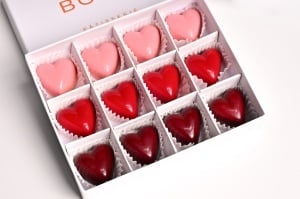 Cutie 12 Praline Inimi Ciocolata Boeme Chocolaterie Vday