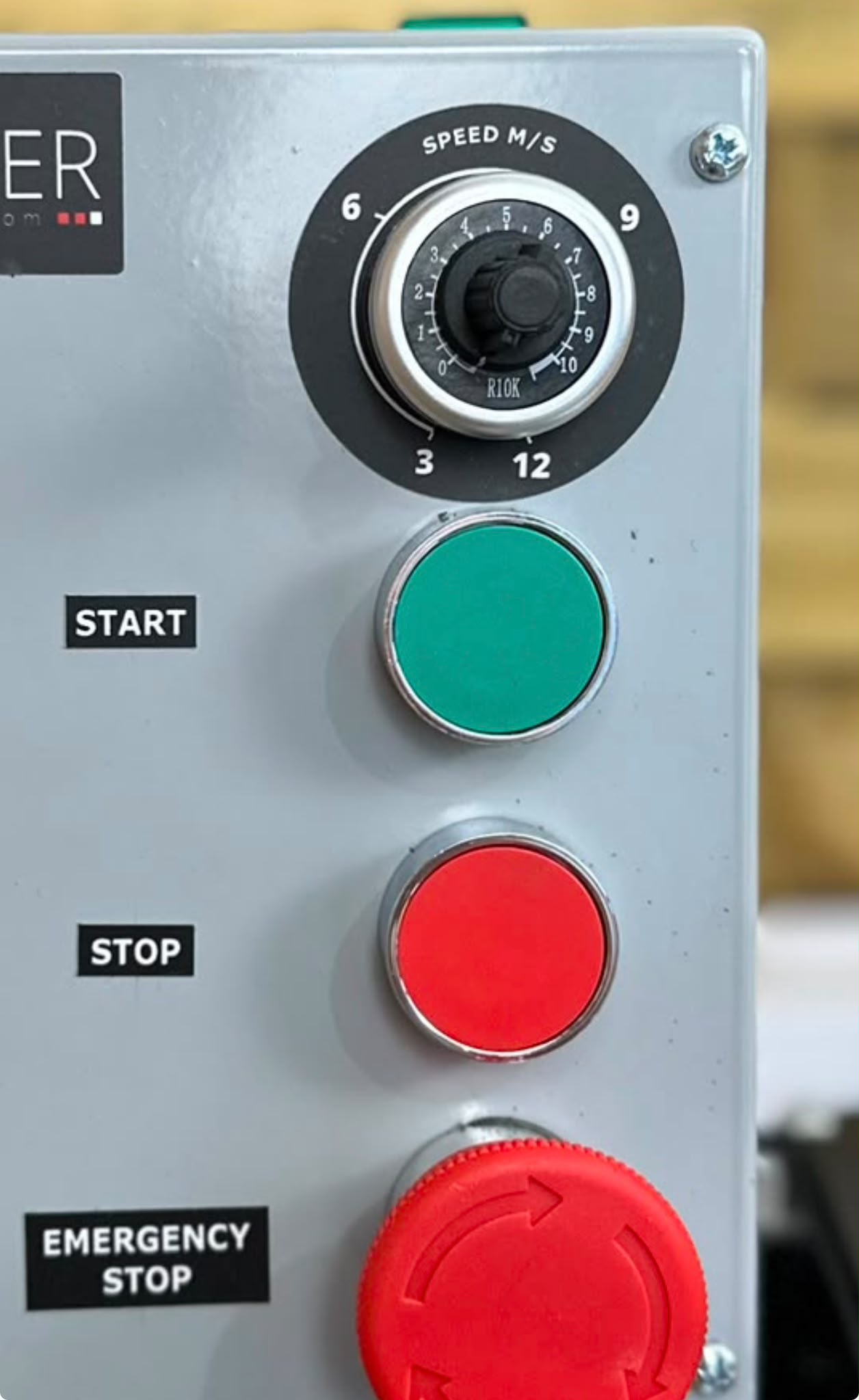 Variator de turație pentru ascuțit cuțite fără să ardă lama