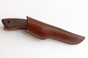 Cutit outdoor BSH1 BeaverCraft, lama din otel carbon 12.5 cm, maner din lemn de nuc, teaca piele naturala - Img 4