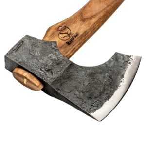Topor forjat manual AX4 BeaverCraft, lama otel carbon 12.5 cm, maner din lemn de frasin, teaca din piele naturala - Img 3