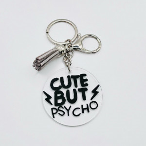 Breloc acrilic pictat manual Cute but Psycho