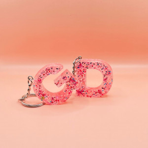 Breloc personalizat hand-made din rasina epoxidica Pink Me Up