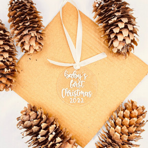 Ornament de brad Baby’s First Christmas (minimalist)