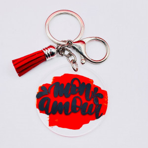 Breloc acrilic pictat manual Mon Amour