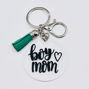 Breloc acrilic pictat manual Boy Mom