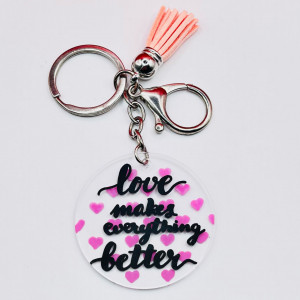 Breloc acrilic pictat manual Love Makes Everything Better