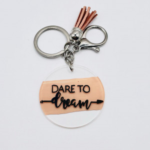 Breloc acrilic pictat manual Dare to Dream