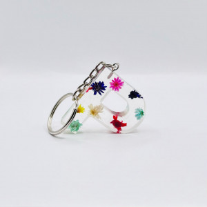 Breloc personalizat hand-made din rasina epoxidica It's Flower Time!