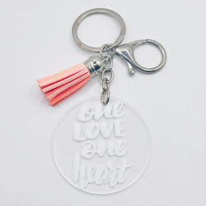 Breloc acrilic pictat manual One Love