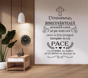 Sticker perete religios – „Cu Dumnezeu înainte”