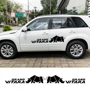 Set 2 buc Stickere Suzuki Grand Vitara