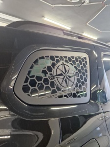 Set Stickere geamuri Honeycomb Compass Dacia Duster 2 (2018-2024)