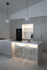 Kit de bandă LED pentru mobilier AGGE - profile albe - Kit complet, RGB+CCT / 500 cm