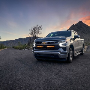 Kit de proiectoare auxiliare Chevrolet Silverado 1500 LT (2022-2024), 2 x Lazer Triple-R 1000, 2 x Lazer Triple-R 1000 GEN2 (cu lumină de poziție)