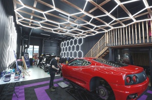 Iluminat hexagonal DR DIRT Garage Sky Gen2, 23 Grid System, 480 x 525 cm