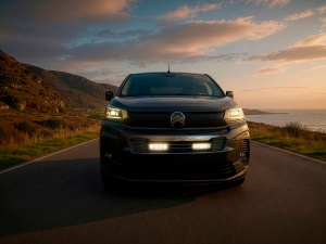 Kit de proiectoare suplimentare pentru Citroën Dispatch / Jumpy (2025+), 2 x LAZER Triple-R 750, 2 x Triple-R 750