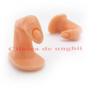 Deget de practica manichiura fara unghie