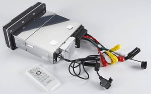 CLARION CMV1 DVD/CD/USB/MP3 PLAYER 1DIN, MARIN, REZISTENT LA APĂ