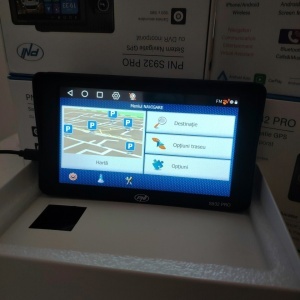 Sistem de navigatie GPS Portabil cu DVR incorporat PNI S932 PRO Harti Maps Igo Truck si Waze cu Radarele din Europa pentru Camioane si Autoturisme, ecran 7 inch, memorie 32 GB, 2GB DDR3 RAM, Android 13, Apple Carplay si Android Auto Camera Marsarier