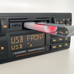 Mp3 Player auto 1Din Radio Epoca Retro Vintage cu Bluetooth Blaupunkt Frankfurt RCM 82 DAB